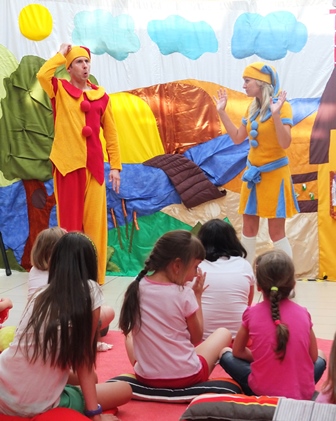 Dwa światy – dwa skrzaty. Teatr dla dzieci